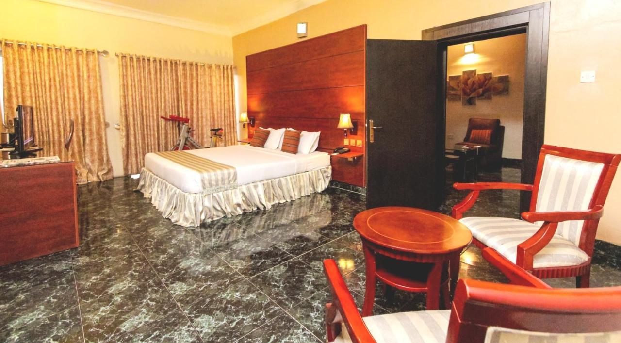 Sunfit - Fitness, Spa, Accommodation Aliayabiagba Экстерьер фото